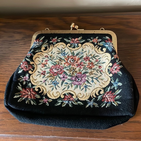 Handbags - VINTAGE tapestry needlepoint style clutch purse kiss lock